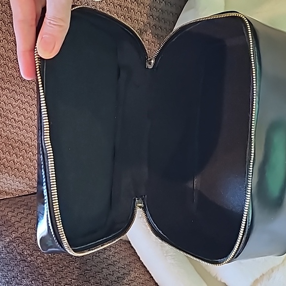 Gucci Toiletry Case - Picture 7 of 8